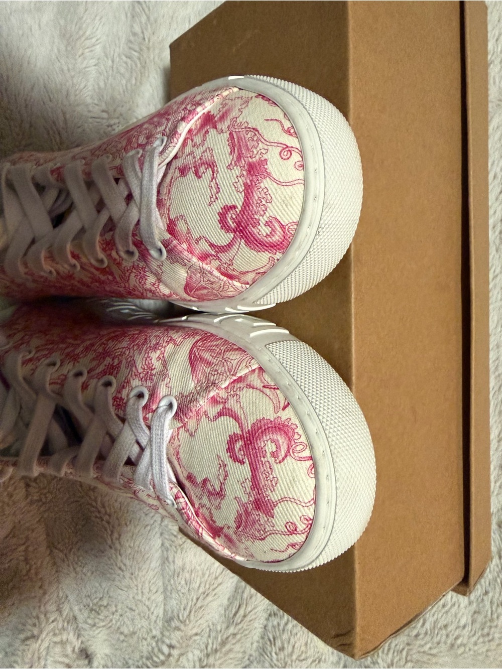 Versace Women’s Cream Canvas Sneakers with Pink Toile Print
Like New - Picture 5 of 11